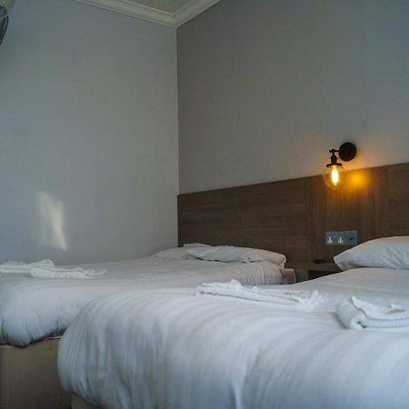 Plaza Hotel Лондон Экстерьер фото