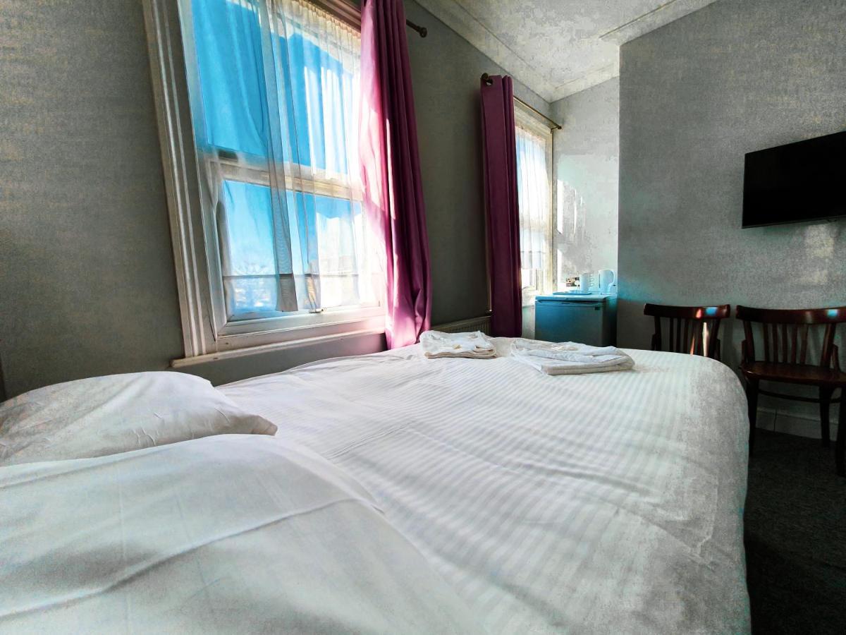 Plaza Hotel Лондон Экстерьер фото