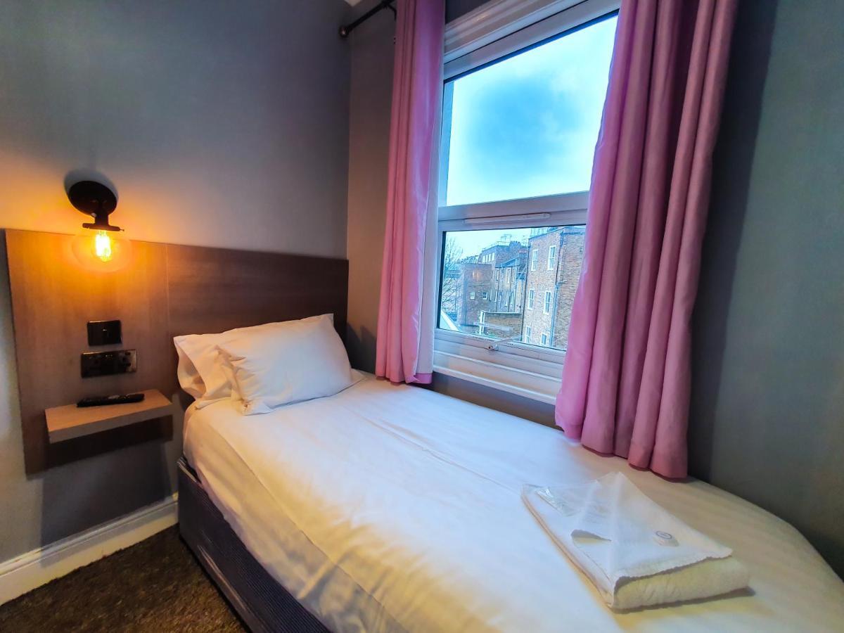 Plaza Hotel Лондон Экстерьер фото