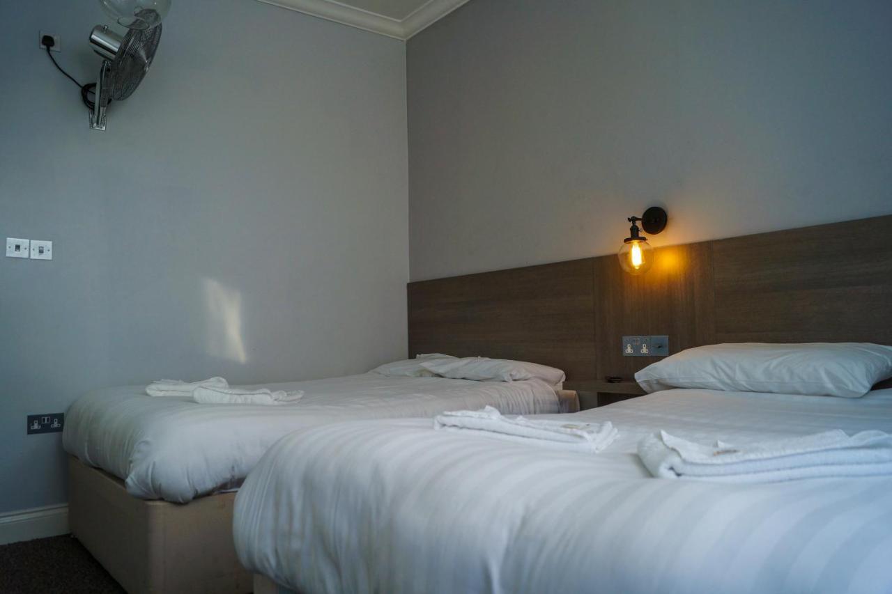 Plaza Hotel Лондон Экстерьер фото