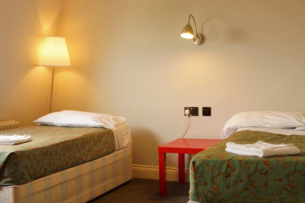 Plaza Hotel Лондон Экстерьер фото