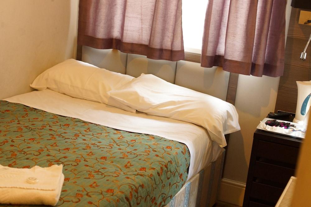 Plaza Hotel Лондон Экстерьер фото